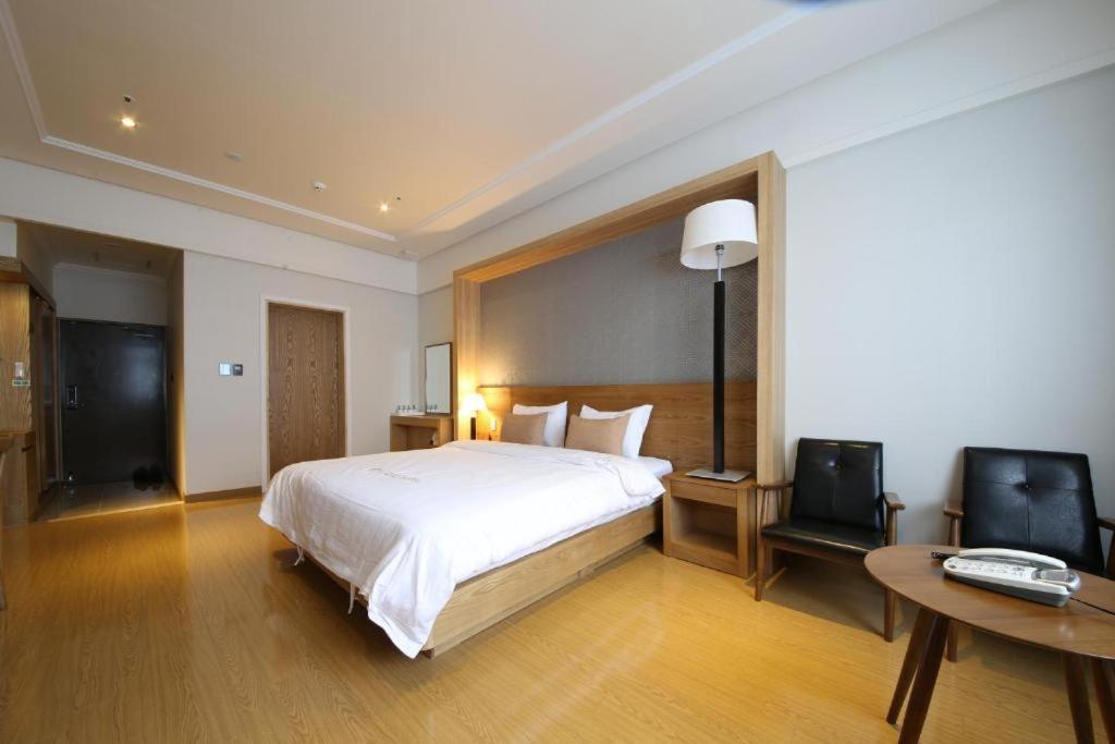 Naju Lake 45 Hotel מראה חיצוני תמונה